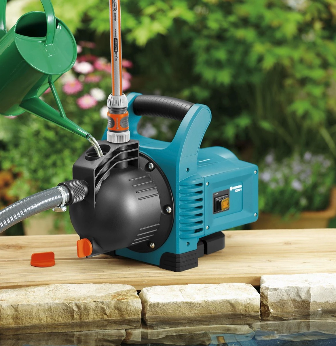 GARDENA - Classic Besproeiingspomp 3000/4 Compleet - Waterpomp - Incl. 3.5 M Aanzuigslang En 20 M Slang 2 GARDENA - Classic Besproeiingspomp 3000/4 Compleet - Waterpomp - Incl. 3.5 M Aanzuigslang En 20 M Slang - Image 2