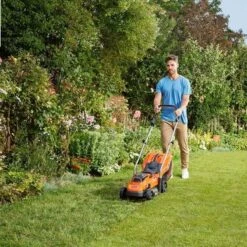 Black & Decker BLACK+DECKER BCMW3318N-XJ Grasmaaier - 18V - 33cm - Excl. Accu & Lader -Best Garden Tools Store 1200x1200 265