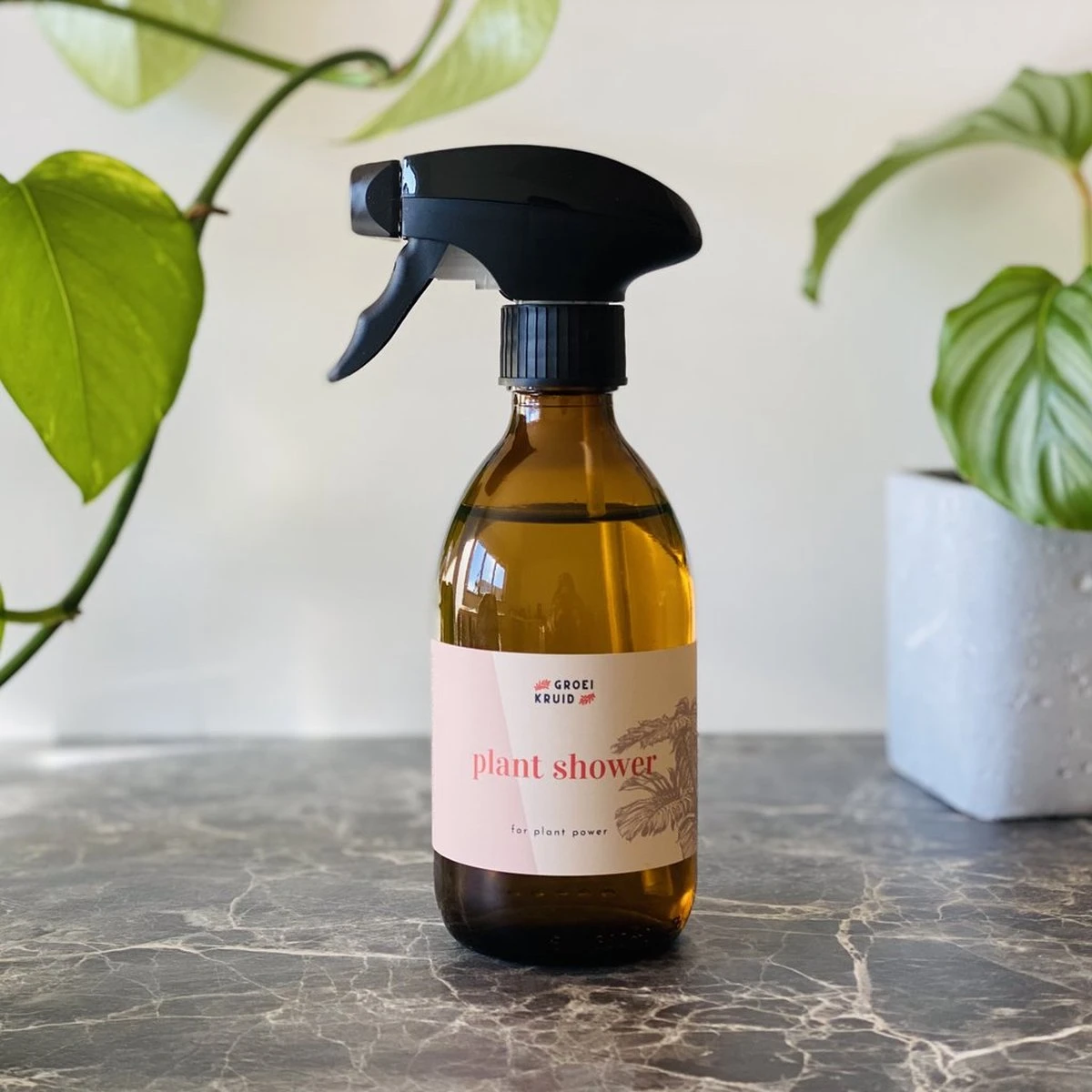 Groeikruid® Haarspuit | 300 Ml Amber Glas Met Vernevelaar | Kappersspuit | Kappersspuit | Waterspuit Haar | Haarspray 3 Groeikruid® Haarspuit | 300 Ml Amber Glas Met Vernevelaar | Kappersspuit | Kappersspuit | Waterspuit Haar | Haarspray - Image 3