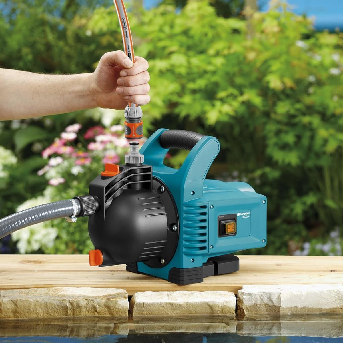GARDENA - Classic Besproeiingspomp 3000/4 Compleet - Waterpomp - Incl. 3.5 M Aanzuigslang En 20 M Slang 3 GARDENA - Classic Besproeiingspomp 3000/4 Compleet - Waterpomp - Incl. 3.5 M Aanzuigslang En 20 M Slang - Image 3