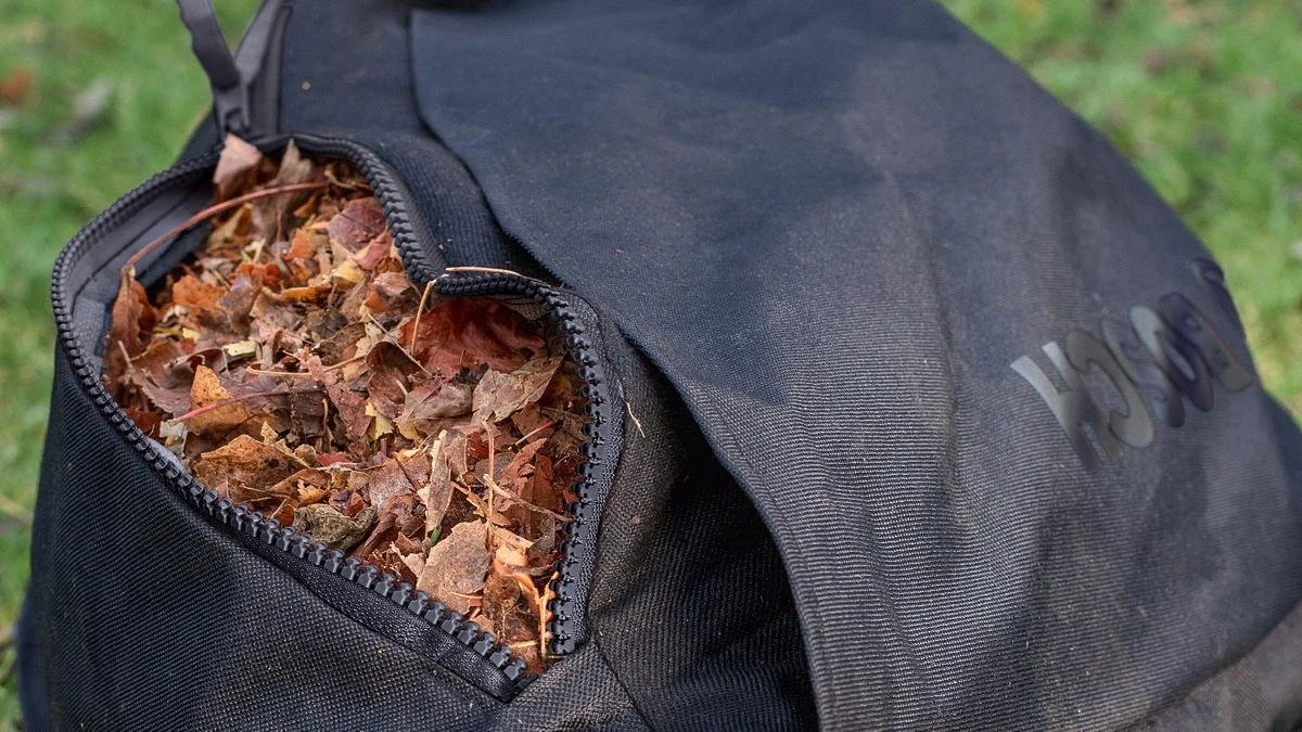 Bosch UniversalGardenTidy 3000 Bladblazer - Op Snoer - 3000 W 10 Bosch UniversalGardenTidy 3000 Bladblazer - Op Snoer - 3000 W - Image 10