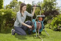 GARDENA - AquaRoll M CleverRoll Easy Slangenwagen - Maximaal 60 Meter - Inklapbare Zwengel -Best Garden Tools Store 1200x799 164