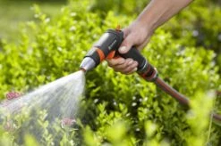 GARDENA - Comfort Reinigingsbroes - Spuitpistool - Traploos Instelbaar -Best Garden Tools Store 1200x799 186