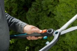 GARDENA - 2 In 1 EnergyCut Heggenschaar - 2.5x Meer Kracht - Totale Lengte 60 Cm 28 GARDENA - 2 In 1 EnergyCut Heggenschaar - 2.5x Meer Kracht - Totale Lengte 60 Cm -Best Garden Tools Store 1200x799 229