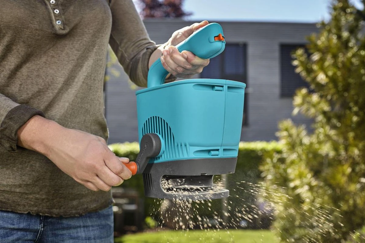 GARDENA - Handstrooier M - Strooikar- 100m2 - 1.8 Liter 3 GARDENA - Handstrooier M - Strooikar- 100m2 - 1.8 Liter - Image 3