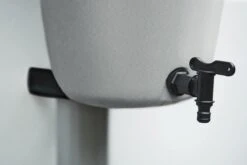 Elho Green Basics Rain Catcher 33 - Regenton Voor Balkonbuiten - Ø 33.5 X H 73.5 Cm - Grijs/Living Concrete -Best Garden Tools Store 1200x800 233