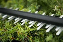 Bosch UniversalHedgeCut 18-50 Heggenschaar - Met 18 V Accu En Lader -Best Garden Tools Store 1200x800 396