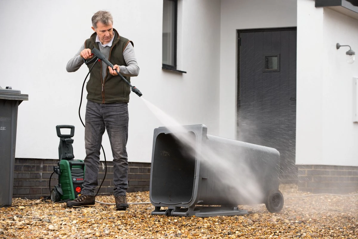 Bosch Universal Aquatak 135 Hogedrukreiniger - Op Snoer - 1900 W - 135 Bar 12 Bosch Universal Aquatak 135 Hogedrukreiniger - Op Snoer - 1900 W - 135 Bar - Image 12