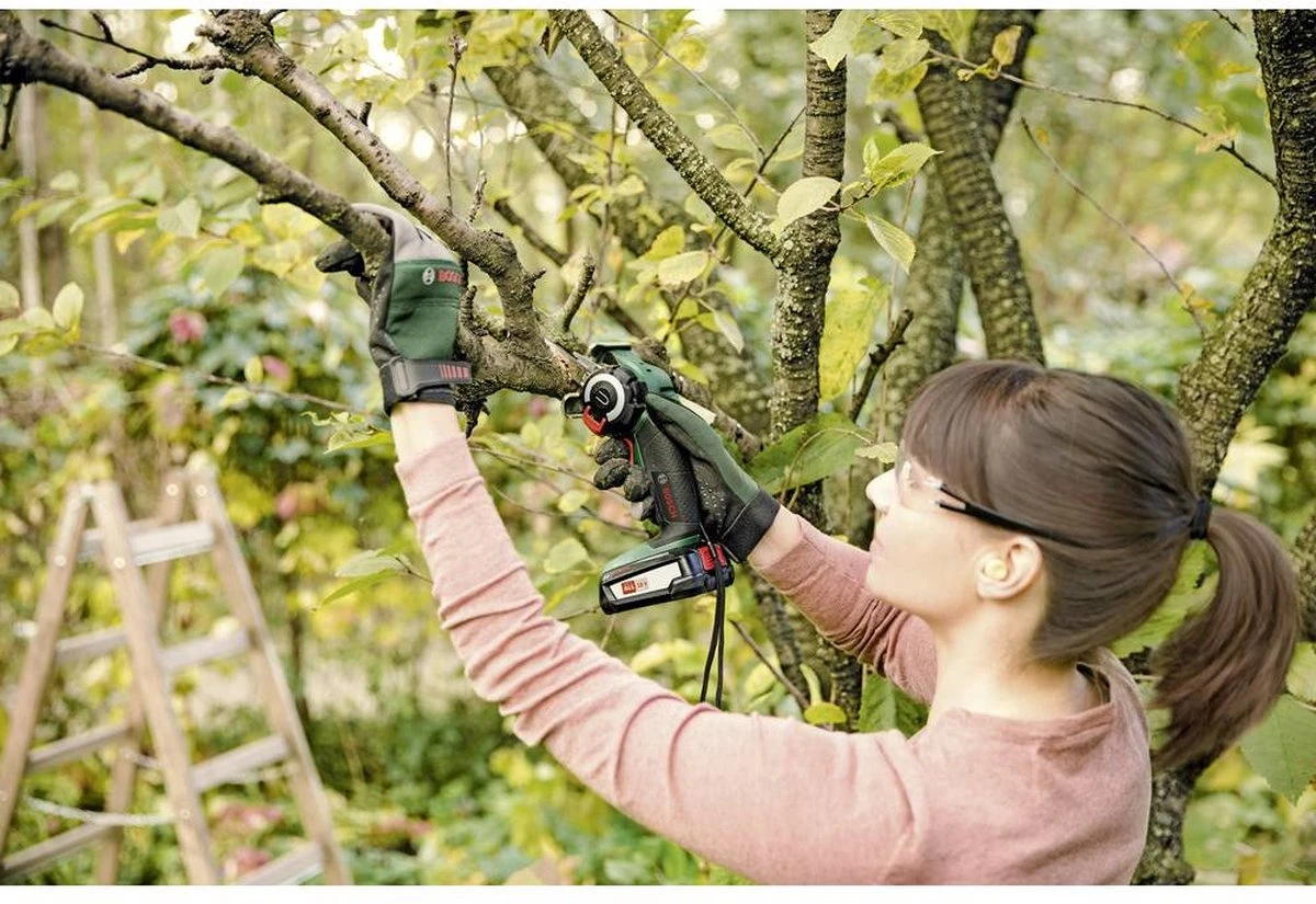 Bosch AdvancedCut 18 Microkettingzaag - Met 1 X 18 V Accu En Lader 3 Bosch AdvancedCut 18 Microkettingzaag - Met 1 X 18 V Accu En Lader - Image 3