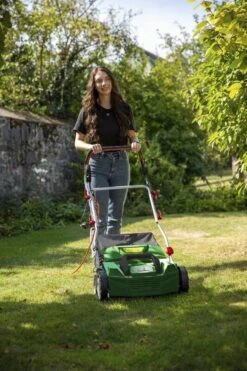 Gartenmeister Elektrische Verticuteermachine En Beluchter - GMEVL 1800W -Best Garden Tools Store 799x1200 24