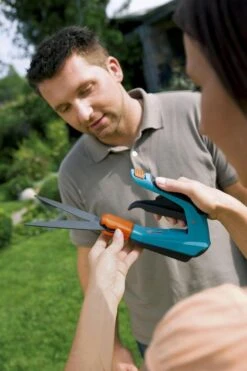 GARDENA - Comfort Plus - Draaibaar - Grasschaar - 120 Mm Maaibreedte 16 GARDENA - Comfort Plus - Draaibaar - Grasschaar - 120 Mm Maaibreedte -Best Garden Tools Store 799x1200 91