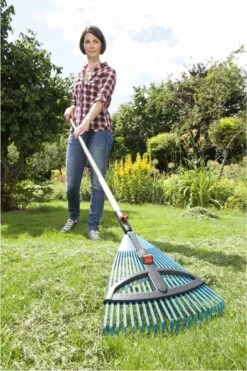 GARDENA Combisysteem Bladhark Hark - Werkbreedte Verstelbaar Van 35 Tot 52cm - Excl. Steel -Best Garden Tools Store 800x1200 1