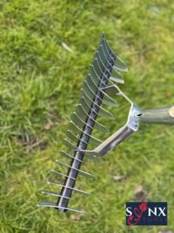 Synx Tools Verticuteerhark Verzinkt - Gazonbeluchters - Verticuteer / Harken - Bodembewerkers - Tuinartikelen / Tuingereedschap - Inclusief Steel 160cm -Best Garden Tools Store 899x1200 3